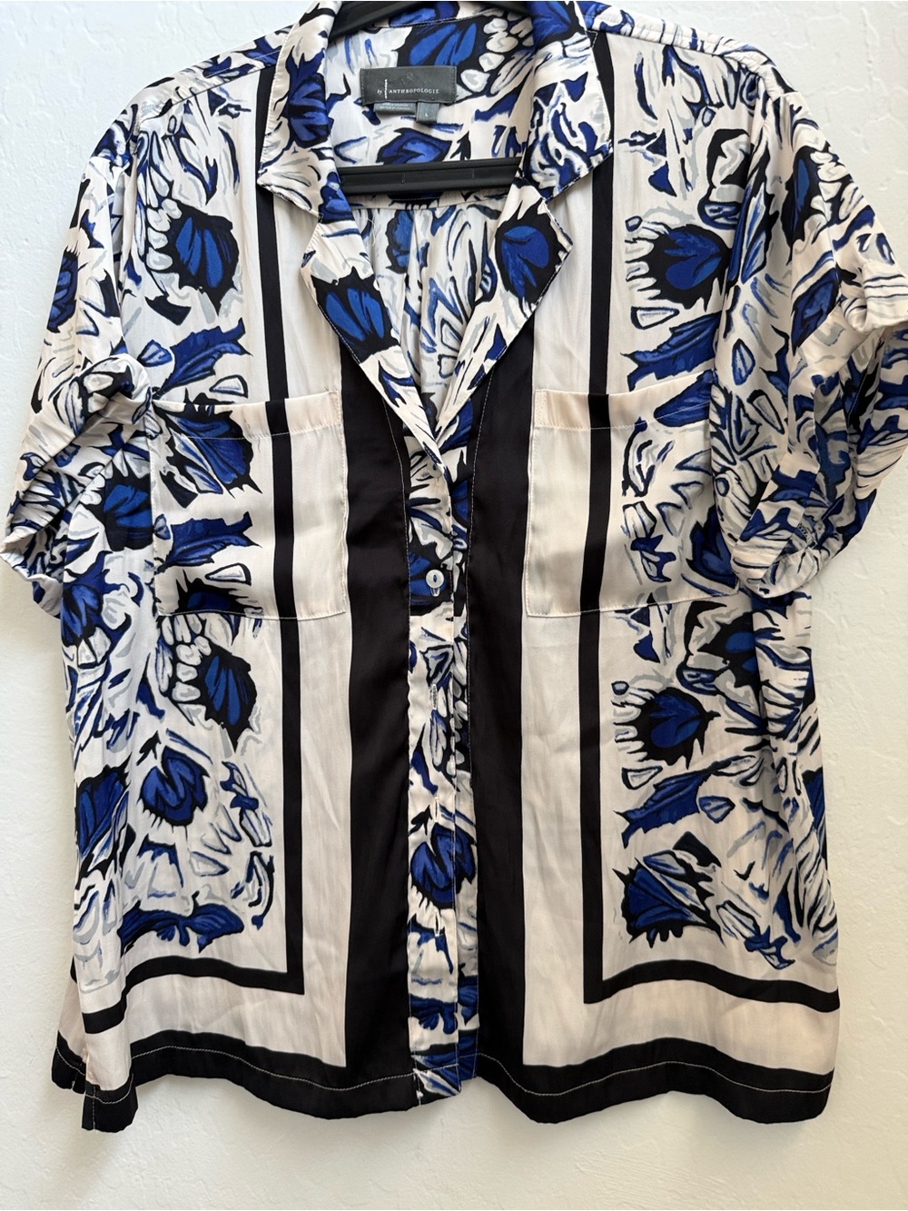 Anthropologie Blue and White Floral Short-Sleeve Button-Down Shirt
